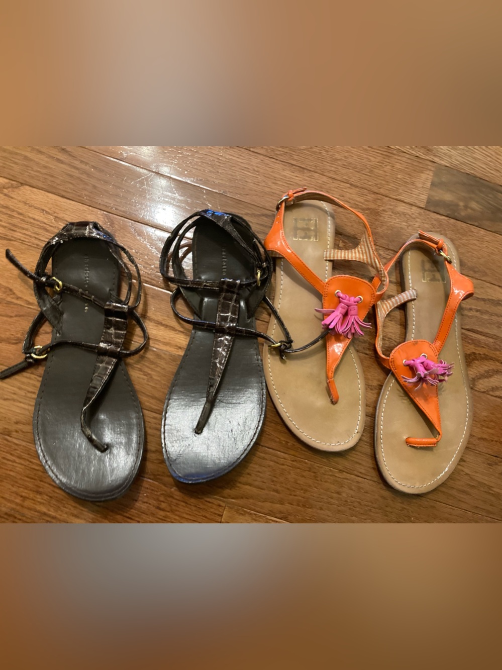 Lot of 2 Woman’s Sandals Alligator Gladiator Tommy Hilfiger size 8- 8.5